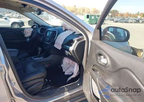 2015 Jeep Cherokee Trailhawk from USA, damaged, VIN 1C4PJMBS0FW527916